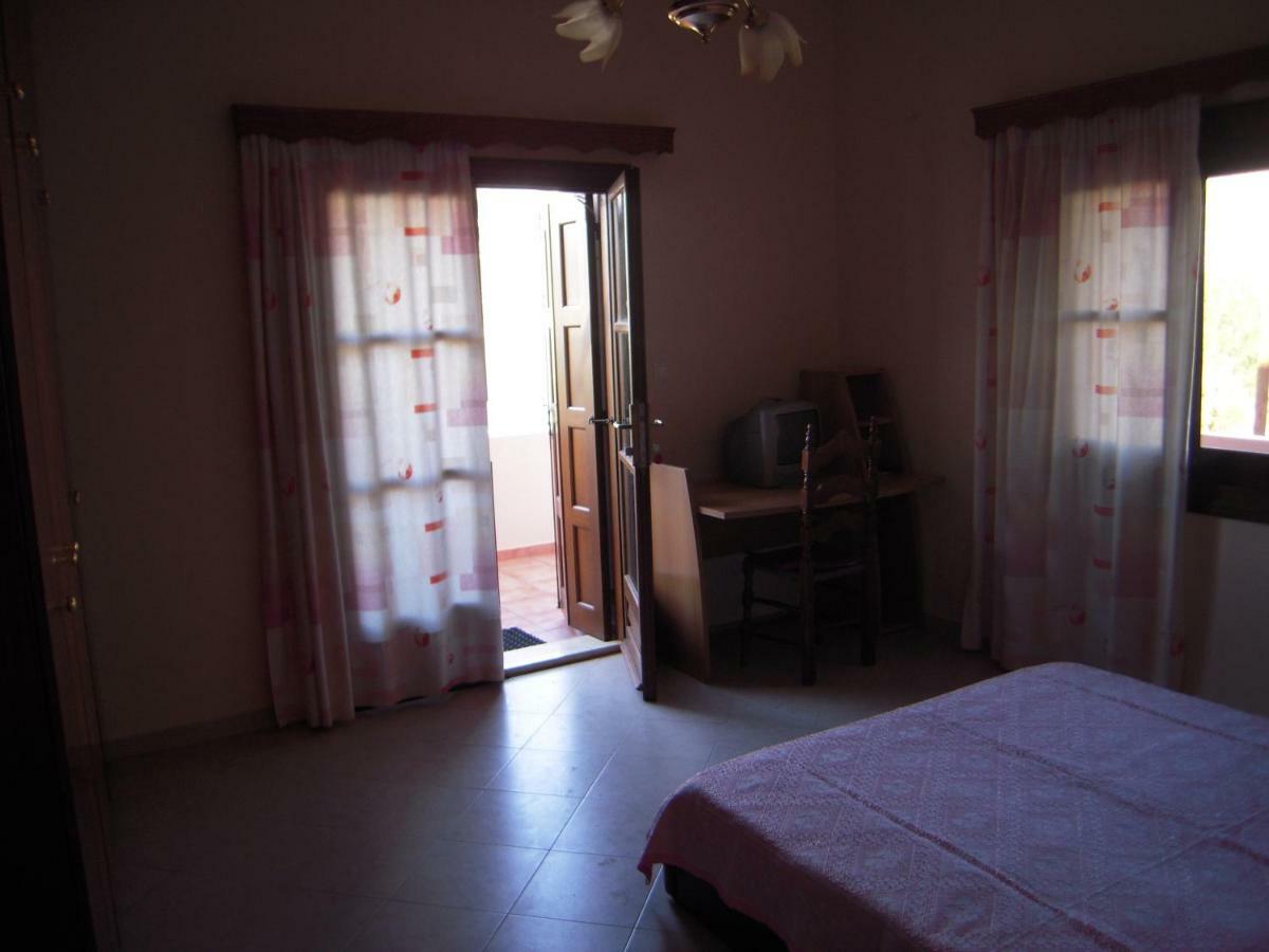 Pedi Breeze Apartment Symi Room photo